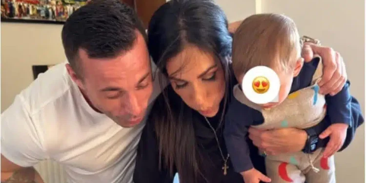 Ανθή Βούλγαρη: Η έκπληξη του συζύγου της για τα γενέθλιά της, η φωτογραφία αγκαλιά με τον γιο τους και η απίθανη τούρτα