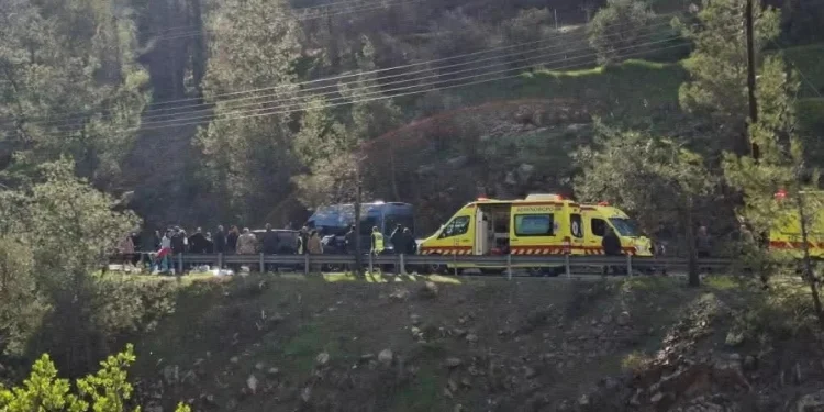 Τροχαίο με σχολικό λεωφορείο : 13 τραυματίες από τη σύγκρουση