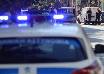 Καρδίτσα: Άγρια δολοφονία γνωστού τραγουδιστή – Εντοπίστηκε μαχαιρωμένος έξω από το σπίτι του