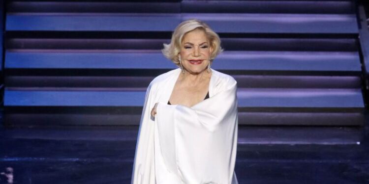 Πέθανε η μεγάλη τραγουδίστρια Μαρινέλα