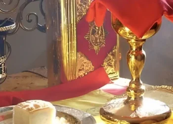 Μπορώ να κοινωνήσω το βράδυ Της Ανάστασης, χωρίς νηστεία και εξομολόγηση;