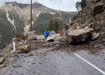 ΜΕΓΑΛΕΣ ΚΑΤΑΣΤΡΟΦΕΣ ΤΩΡΑ ΑΠΟ ΤΟΝ ΣΕΙΣΜΟ ΣΤΗΝ ΕΥΒΟΙΑ – ΣΕ ΕΠΙΦΥΛΑΚΗ ΟΙ ΑΡΧΕΣ