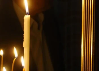 ΕΚΤΑΚΤΟ: Πέθαvε ο μεγάλος Έλληνας τραγουδιστής στα 66 του χρόνια