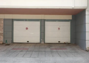 «Έχασα το κορίτσι μου» έλεγε ουρλιάζοντας η μητέρα της 24χρονης – Τους εντόπισε στο γκαράζ ο πατέρας του 28χρονου